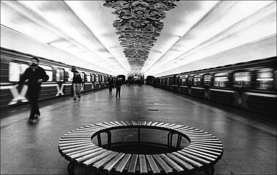 Станція метро "Мінська" (Київ). Архітектор Лариса Скорик.
